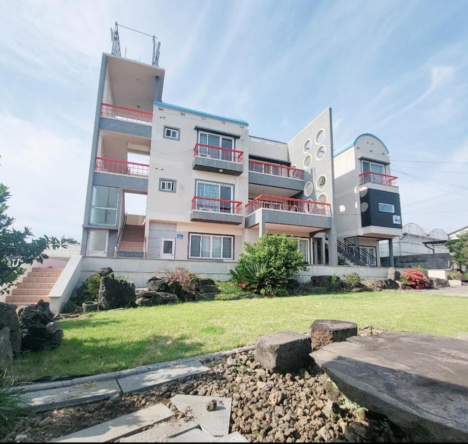 Jeju Soroan Pension Согвіпо Екстер'єр фото