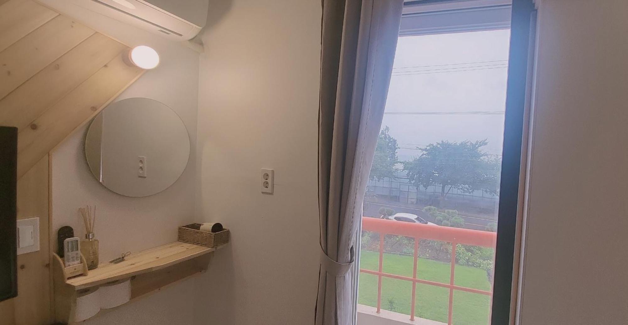 Jeju Soroan Pension Согвіпо Екстер'єр фото