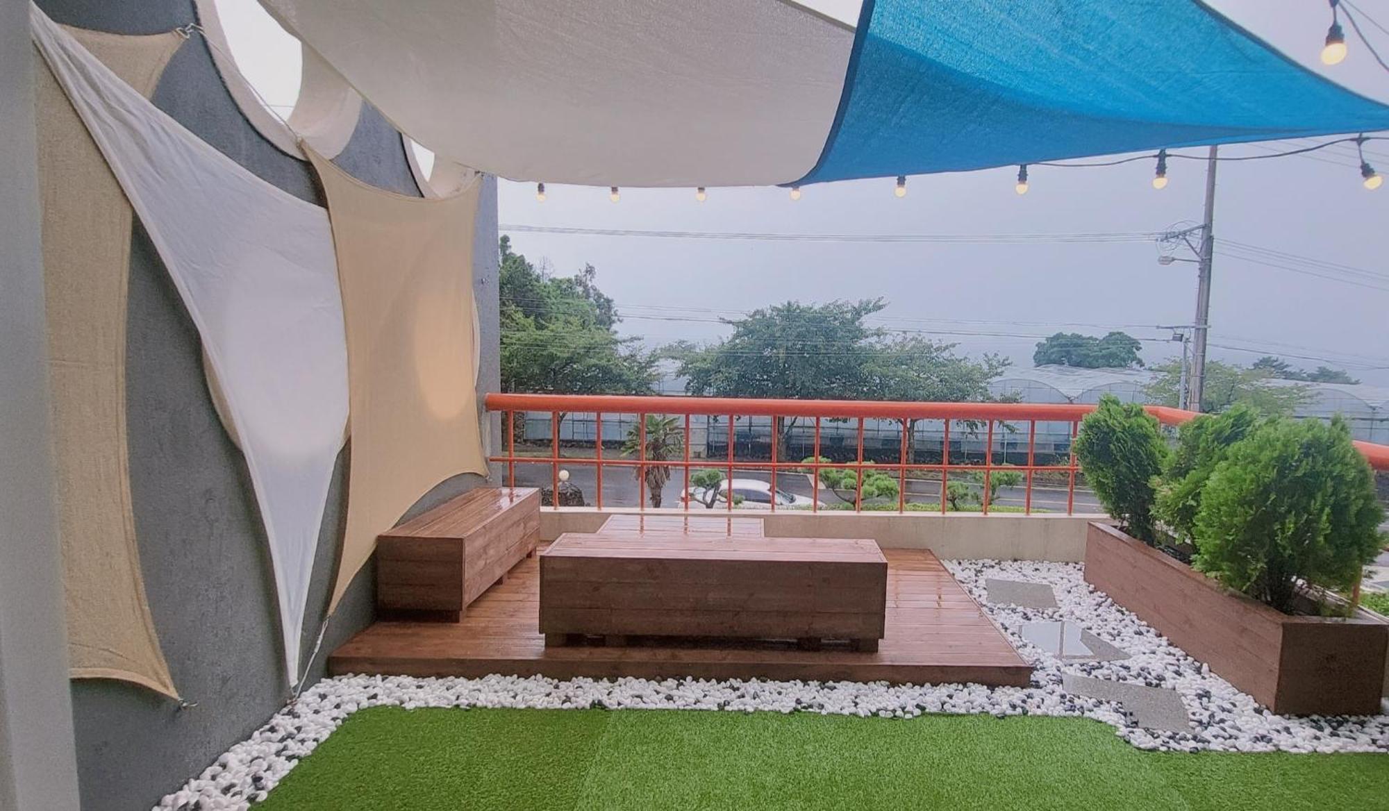 Jeju Soroan Pension Согвіпо Екстер'єр фото